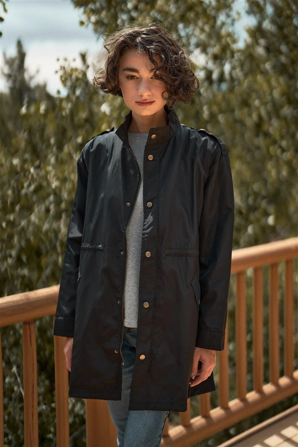 Black Glossy Drawstring Hem Button-Down Coach Jacket /2-2-2